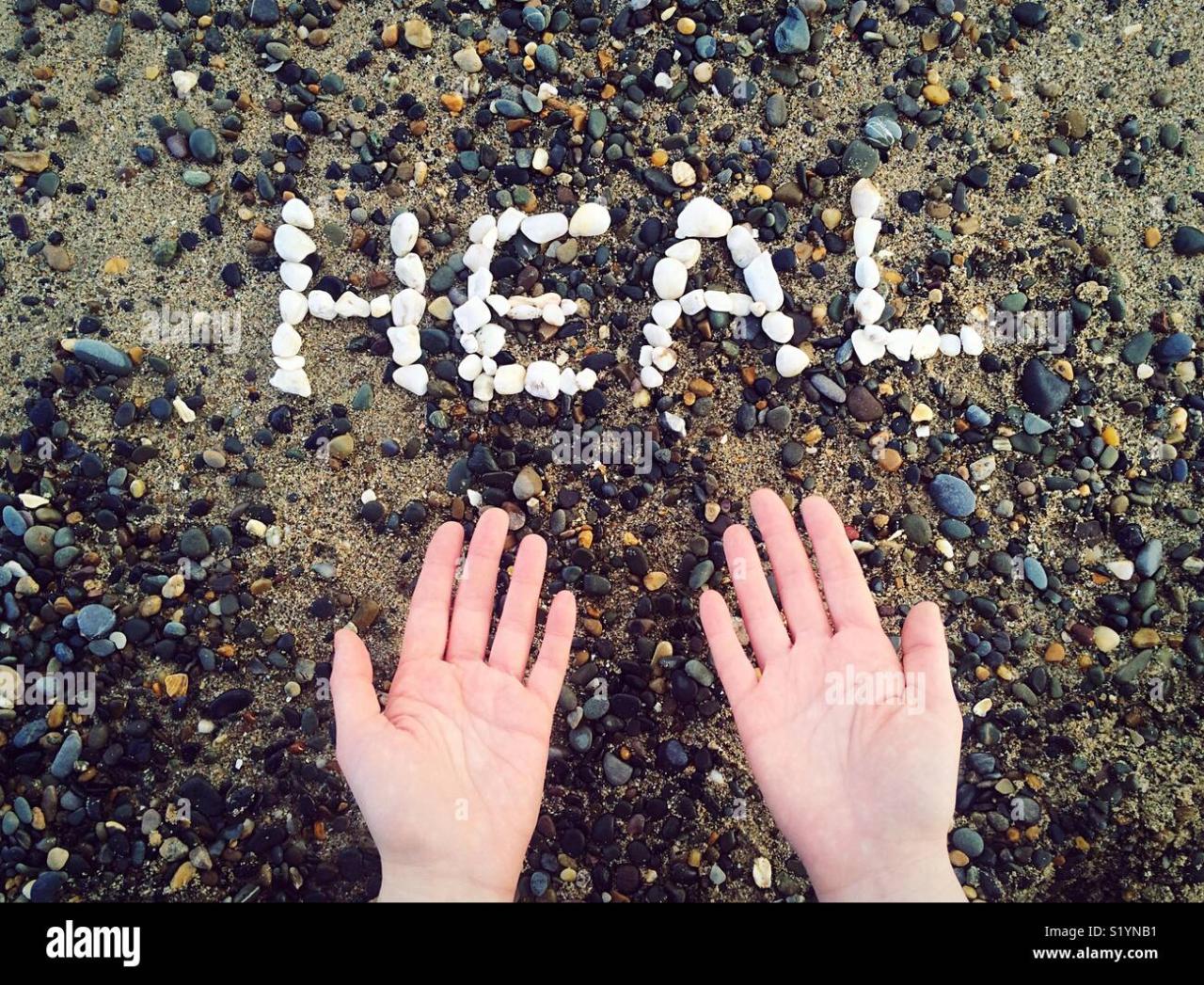 Healing hands hi-res stock photography and images - Alamy